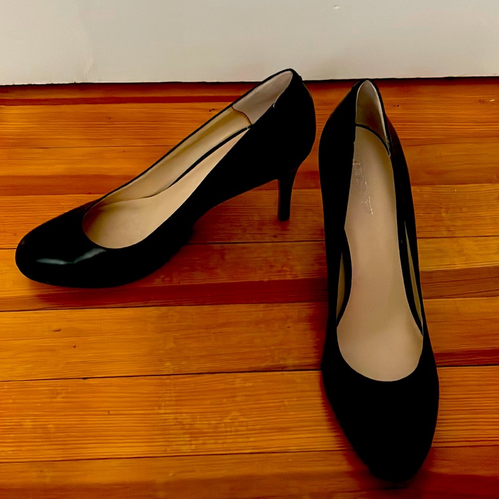 NWOT Classic black leather heels